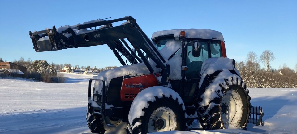 Hvorfor går det tyngre å starte motoren når det er kaldt?