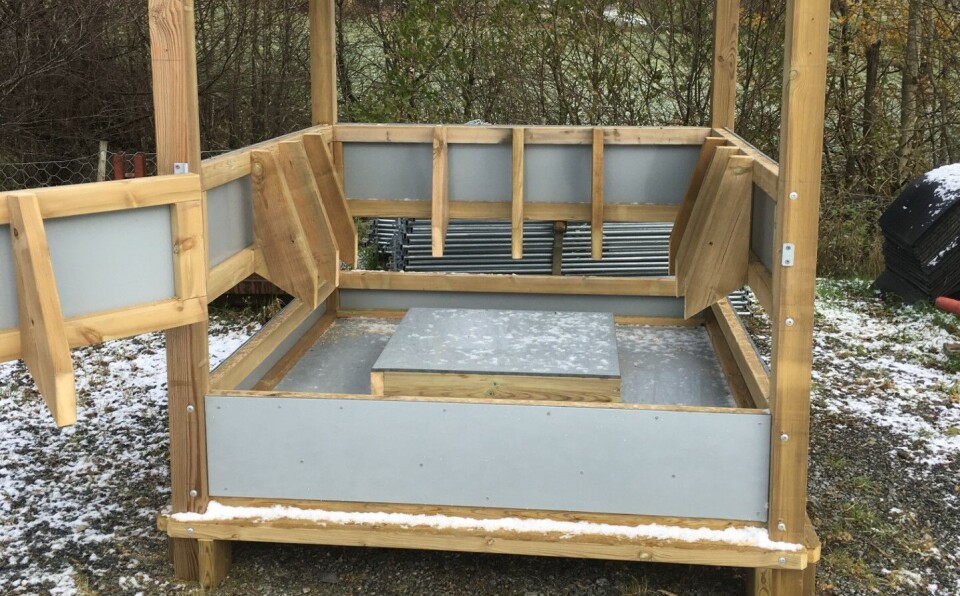 Asbjørn snekret seg en stressfri fôrhekk