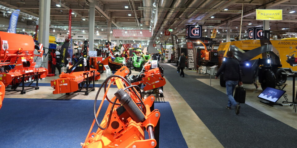 Agroteknikk 2021 hang i en tynn tråd pga pandemien, men ble gjennomført. Nå er det igjen tid for en ny runde med landbruksmesse i Lillestrøm. En av messehallene under Agroteknikk 2021 fotografert før publikum inntok messa.