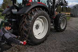 Montering og tilpasning av traktorkjetting