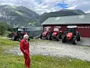 Ragnar Høydalsvik og fire traktorer