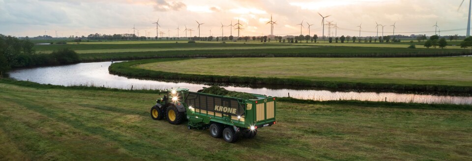 Krone OptiGrass traktor med henger