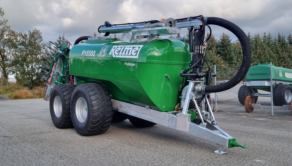 Reime gjødselvogn Grønn gjødselvogn med glassfibertank og lastearm