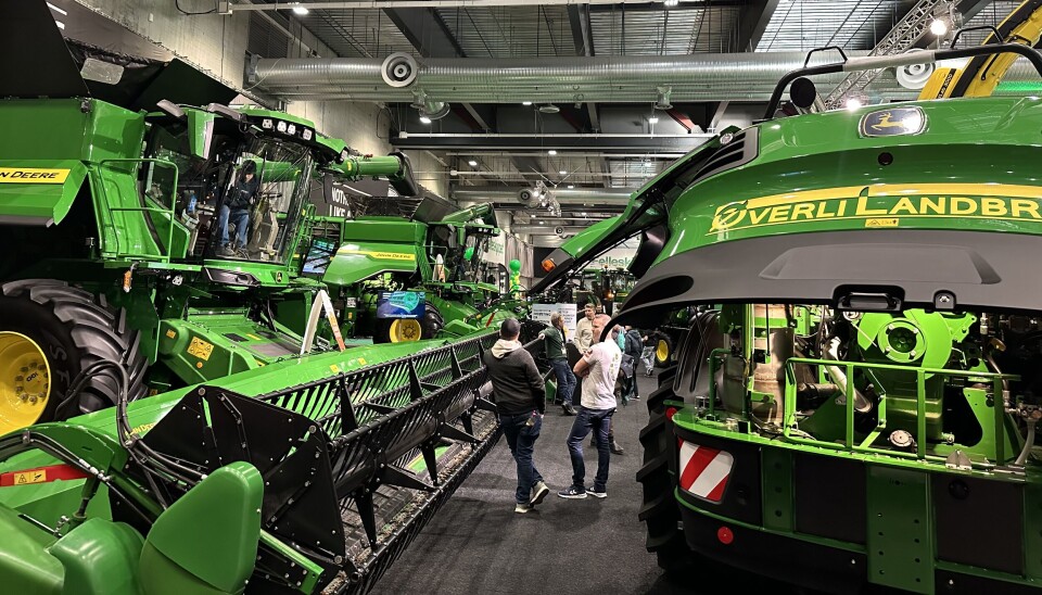 Store maskiner trekker alltid til seg skuelystne i alle aldre på Agroteknikk. John Deere maskiner utstilt på standen til Felleskjøpet