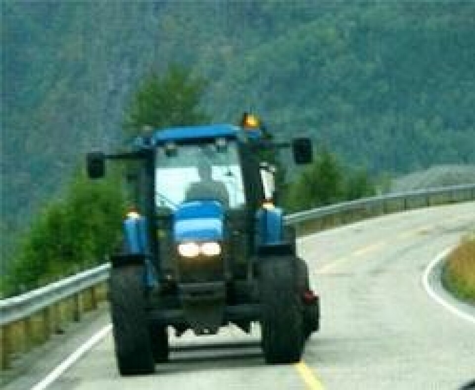 Traktor i trafikk