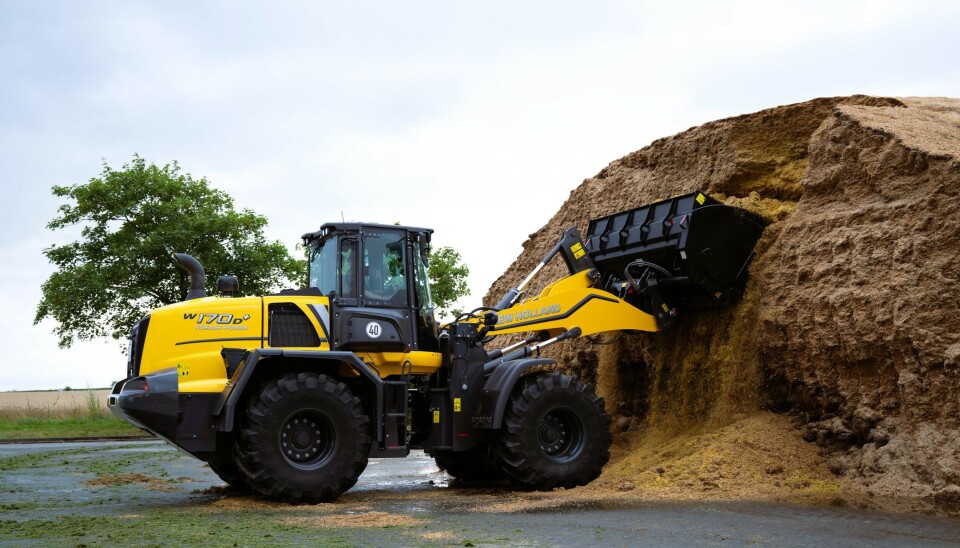 Hjullasteren New Holland W170D kommer nå i en ny variant, Forage Power. Hjullasteren New Holland W170D Forage Power i gardsarbeid.