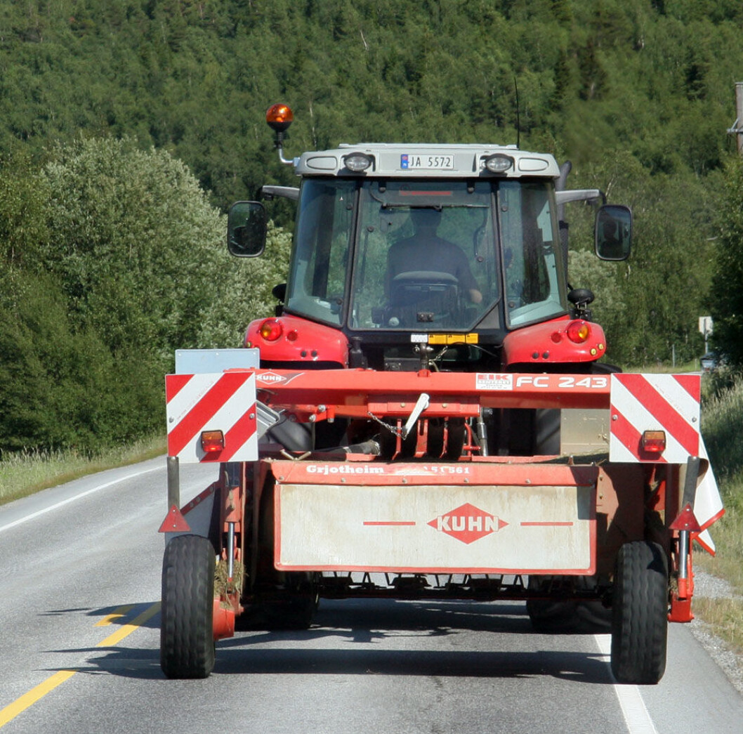 kuhn slåmaskin brei merking.jpg kuhn slåmaskin brei merking.jpg