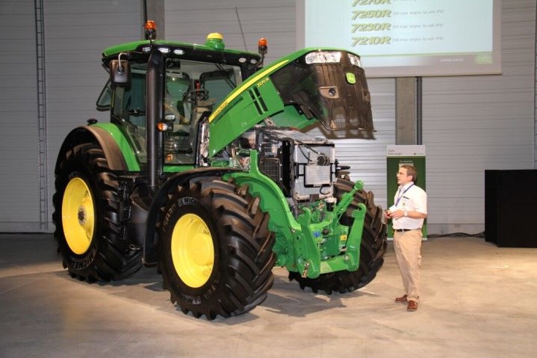 John Deere 7R John Deere 7R