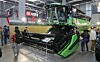 en femristers tresker, en Deutz-Fahr C6305, utstilt på standen i Polen