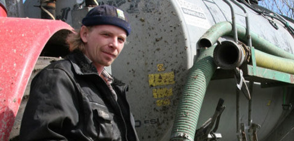 Kjørte vann i gjødselvogna, straffet for tullekjøring