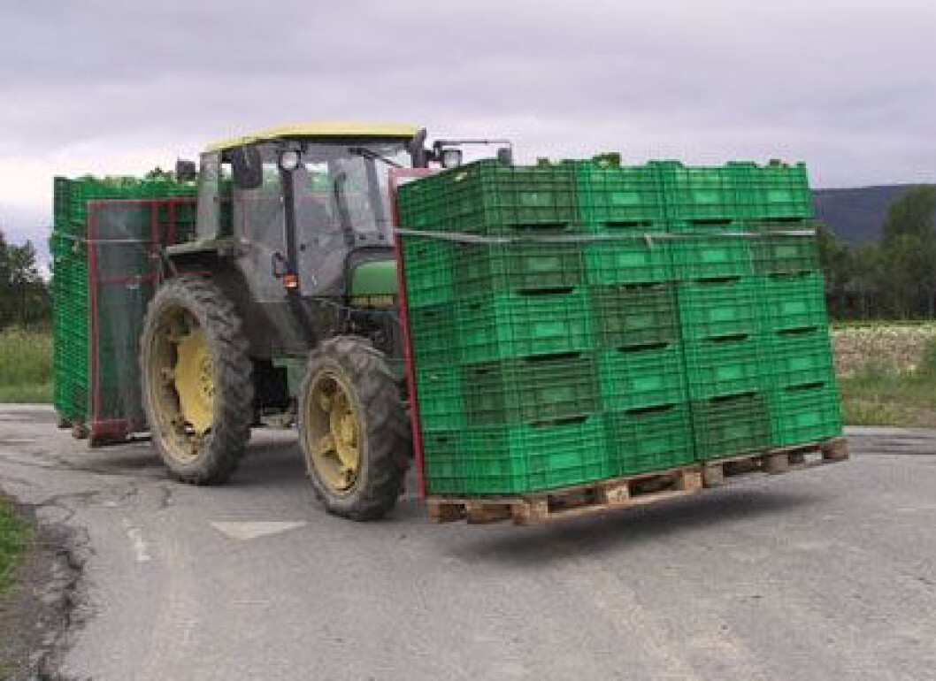traktor trafikk dårlig sikt traktor trafikk dårlig sikt