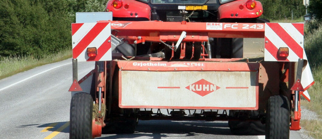 kuhn slåmaskin brei merking b.jpg kuhn slåmaskin brei merking b.jpg
