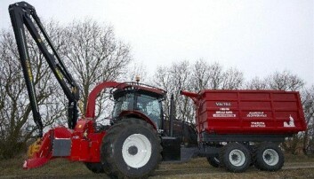 Omskapte Valtra-traktor til flishogger