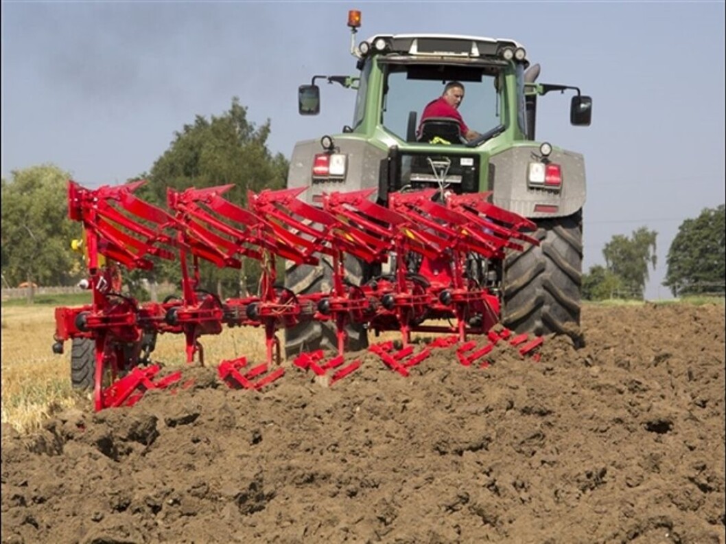 De to nye plogene fra Pöttinger er ment å være allround-ploger. Foto: maskintorget.dk De to nye plogene fra Pöttinger er ment å være allround-ploger. Foto: maskintorget.dk