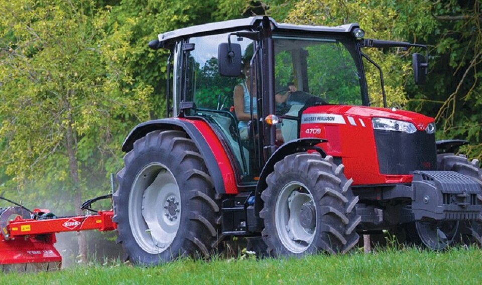 Med MF 4700 på kroken