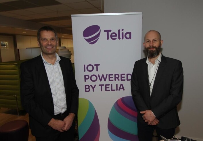 Administrerende direktør i Telia Norge, Abraham Foss (til venstre) er stolt av at Telia<br />var først i Norden med eget IoT-nett. Til høyre Max J. Tangen i 7Sense. Administrerende direktør i Telia Norge, Abraham Foss (til venstre) er stolt av at Telia<br />var først i Norden med eget IoT-nett. Til høyre Max J. Tangen i 7Sense.