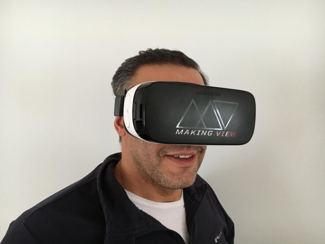 Med VR-briller får planteforedlerne et helt annet inntrykk av åkeren. Foto: Graminor Med VR-briller får planteforedlerne et helt annet inntrykk av åkeren. Foto: Graminor