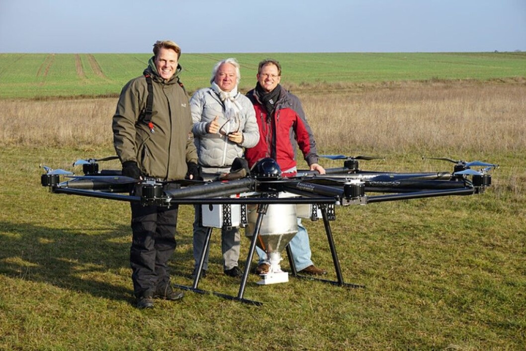 Agronator-dronen er 3,2 meter i diameter. Denne er påmontert spreder. Foto: Agronator Agronator-dronen er 3,2 meter i diameter. Denne er påmontert spreder. Foto: Agronator