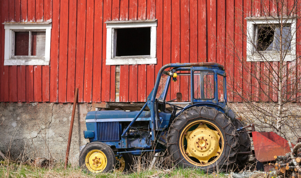 28 prosent av alle brukene med mindre enn 50 dekar landbruksjord er fraflyttet. For bruk over 100 dekar er det fem prosent. Foto:colourbox.com 28 prosent av alle brukene med mindre enn 50 dekar landbruksjord er fraflyttet. For bruk over 100 dekar er det fem prosent. Foto:colourbox.com