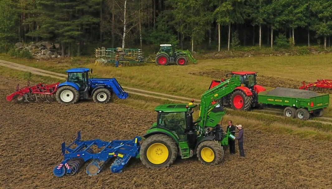 John Deere, Kubota og Fendt er av merkene som faller. New Holland er så vidt på plussiden. John Deere, Kubota og Fendt er av merkene som faller. New Holland er så vidt på plussiden.