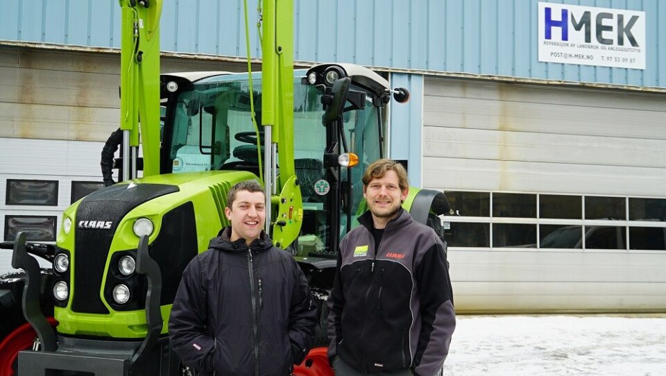 Sindre Hjelanes (t.v.) og firmaet hans H-Mek blir ny CLAAS forhandler i Hordaland. De vil samarbeide tett med naboforhandleren Velde Maskin, der Asbjørn Velde står klar til å bidra. Foto: Norwegian Agro Machinery