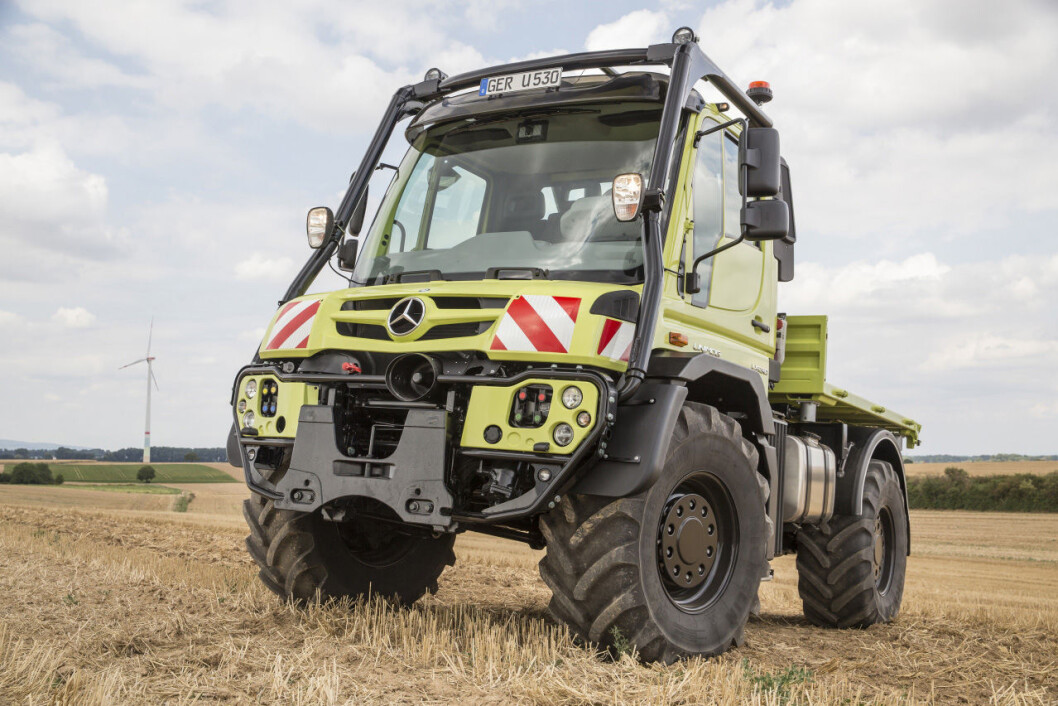 Unimog er på en gang både lastebil og traktor med kraftuttak framme og bak. Foto: produsenten Unimog er på en gang både lastebil og traktor med kraftuttak framme og bak. Foto: produsenten