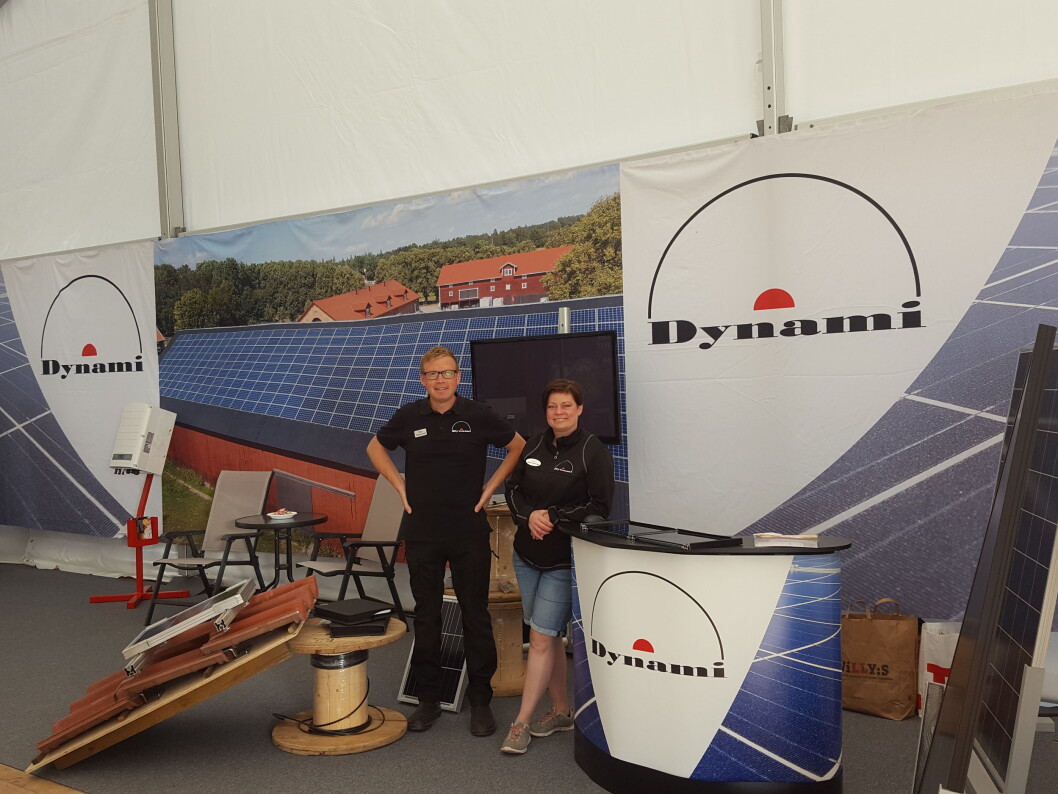 Mats og Malin Fimmerstad i Dynami tar solenergien et nytt skritt videre ved å kombinere solcellepanelet og solfangeren i et hybridpanel. Foto: produsenten Mats og Malin Fimmerstad i Dynami tar solenergien et nytt skritt videre ved å kombinere solcellepanelet og solfangeren i et hybridpanel. Foto: produsenten