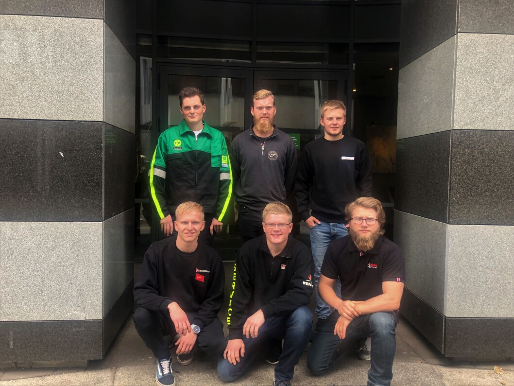 Årest lærlinger er f.v. Sjur Klette (Felleskjøpet Agri), Markus Runde (Norwegian Agro Machinery), Andrè Egeland (A-K Maskiner AS), Simen Selseng Salte (Akershus Traktor AS), Erik Andrè Pålerud (Agco) og Heine Valland Nesse (H.C. Petersen Norge AS). Foto: Halvard Bøe Årest lærlinger er f.v. Sjur Klette (Felleskjøpet Agri), Markus Runde (Norwegian Agro Machinery), Andrè Egeland (A-K Maskiner AS), Simen Selseng Salte (Akershus Traktor AS), Erik Andrè Pålerud (Agco) og Heine Valland Nesse (H.C. Petersen Norge AS). Foto: Halvard Bøe
