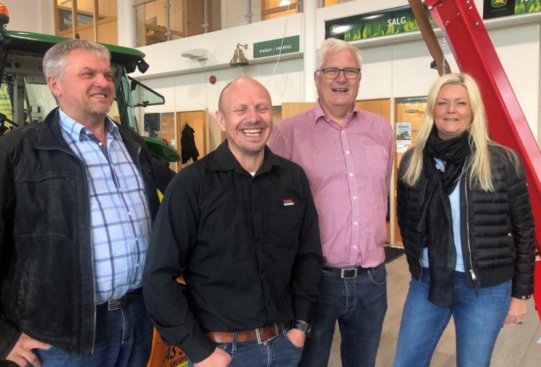 God stemning i utstillingskomiteen, som består av (f.v): Olav Røysland, leder Agrovisjon og utstillerkomiteende, Vidar Haukalid, Jon Magne Torsteinsbø og Anniken Lima Øgreid. God stemning i utstillingskomiteen, som består av (f.v): Olav Røysland, leder Agrovisjon og utstillerkomiteende, Vidar Haukalid, Jon Magne Torsteinsbø og Anniken Lima Øgreid.