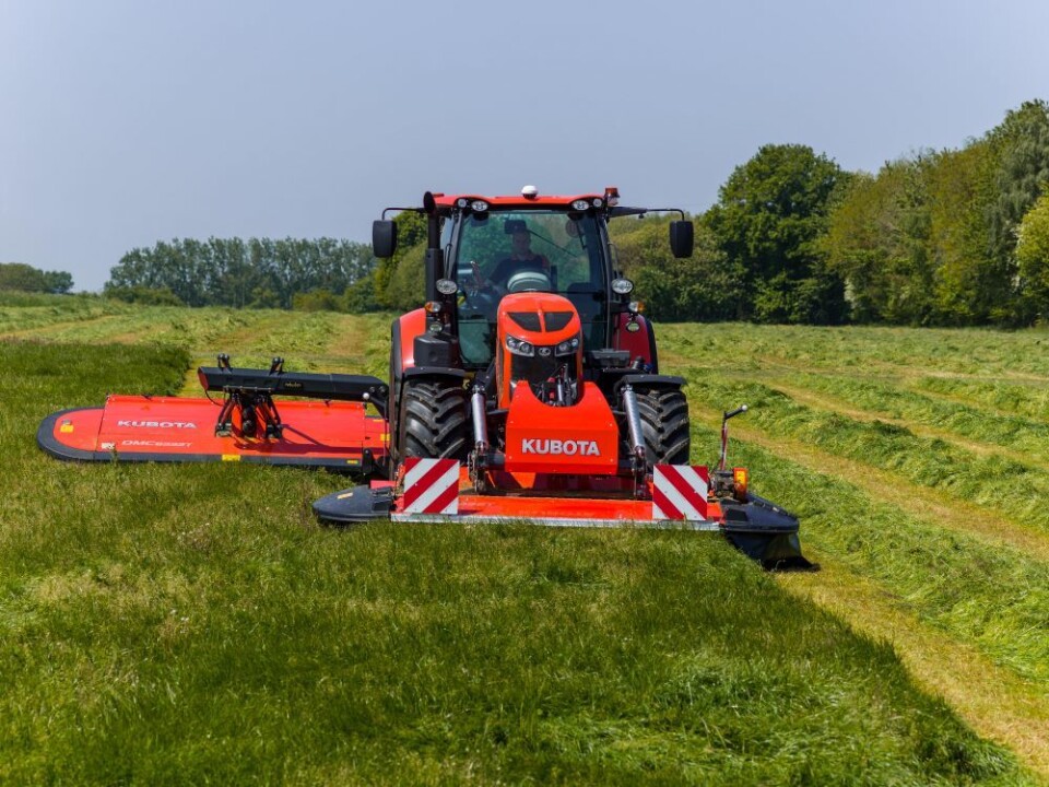 Grasslått med Kubota M7003