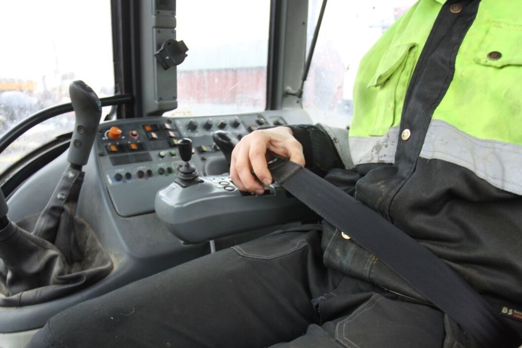 Bruk belte i traktor. Bruk belte i traktor.