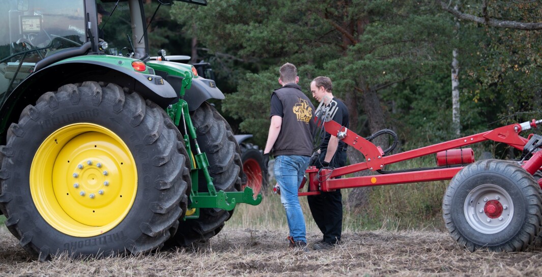 Tilpass redskap til traktor og bruk tid til å stille inn redskapet. Det kan spare deg for en del dieselutgifter. Tilpass redskap til traktor og bruk tid til å stille inn redskapet. Det kan spare deg for en del dieselutgifter.