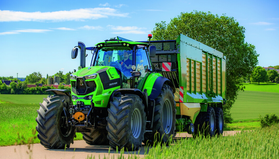 Deutz-Fahr 8280 TTV er foreløpig eneste modell i 8-serien. Deutz-Fahr 8280 TTV er foreløpig eneste modell i 8-serien.