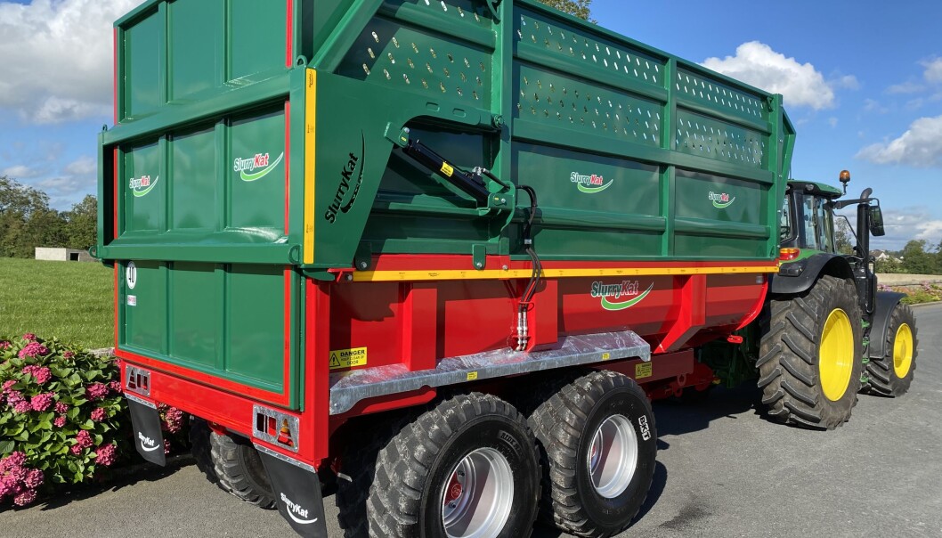 Den nye hengeren fra Slurrykat kombinerer dumperhenger og silovogn i ett. Den nye hengeren fra Slurrykat kombinerer dumperhenger og silovogn i ett.