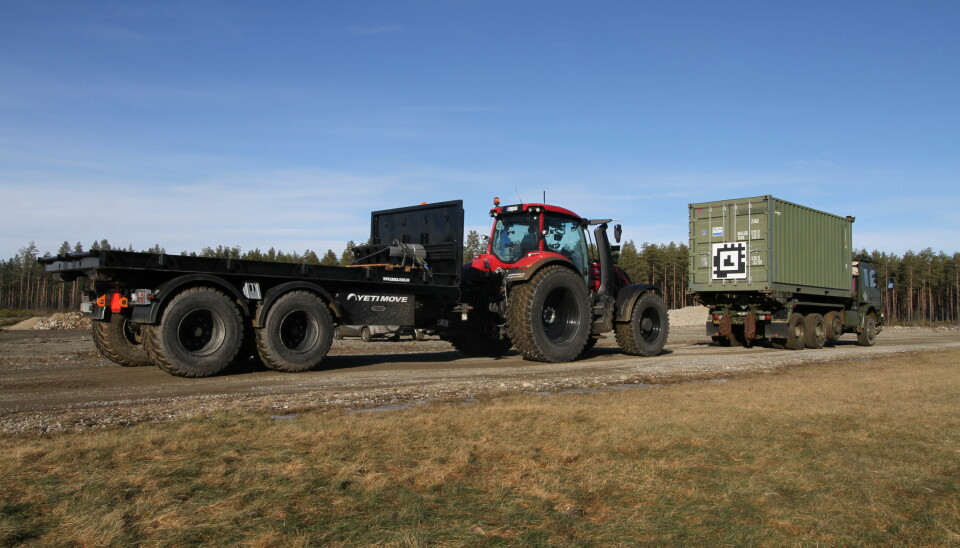 FFI og Yeti Move AS har utviklet et system som gjør det mulig å få en ubemannet traktor til å følge et annet kjøretøy.