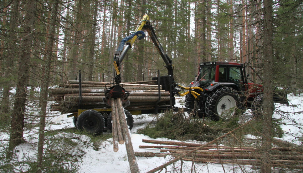 Ole Arne Holth har en 10 tonns Moheda-henger med hydraulisk drift på boggien.
