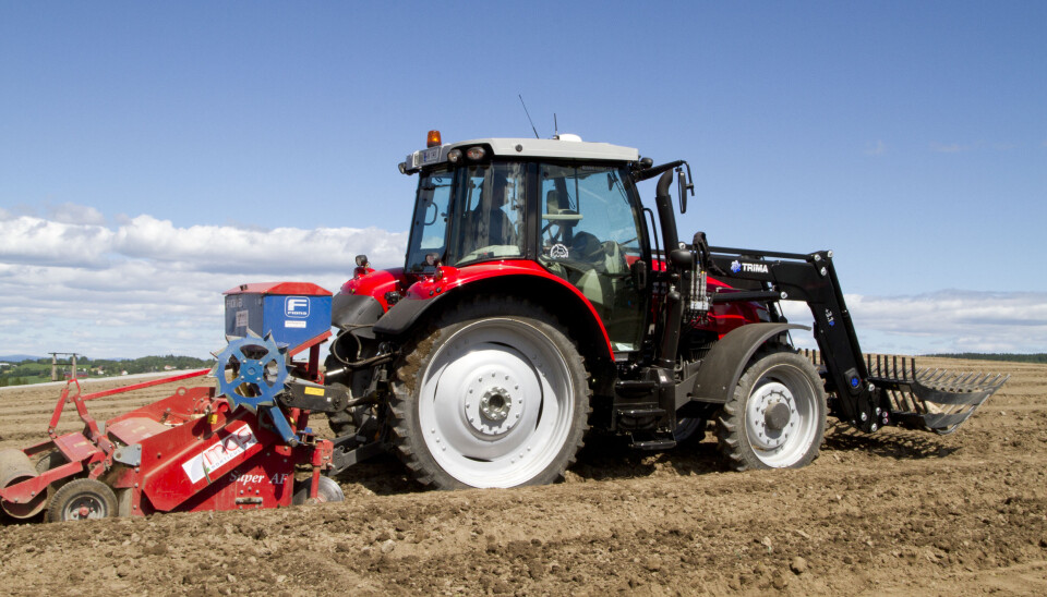 Einar har femten traktorer med autostyring