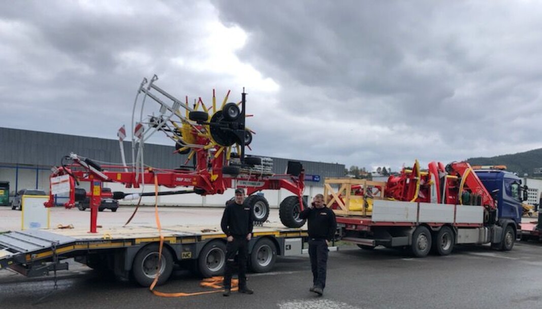 Pöttinger-redskaper ankommer det som skal bli den nye avdelingen til Akershus Traktor i Steinkjer. Pöttinger-redskaper ankommer det som skal bli den nye avdelingen til Akershus Traktor i Steinkjer.
