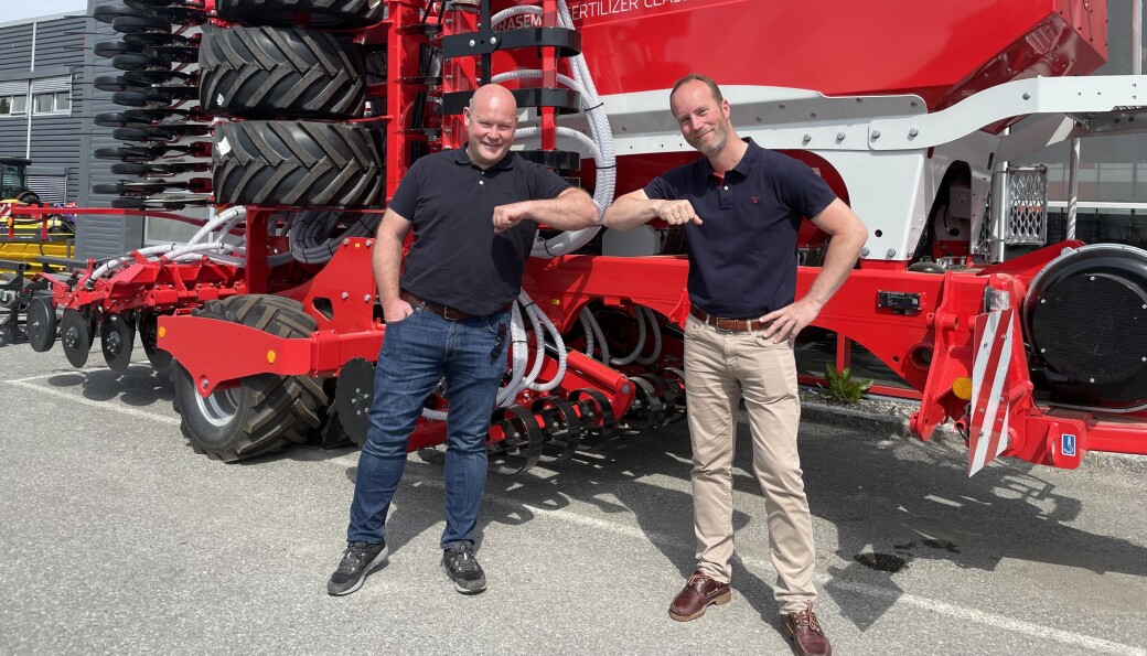Gjermund Tømte og Jan Erling Yri i Akershus Traktor. Gjermund Tømte og Jan Erling Yri i Akershus Traktor.