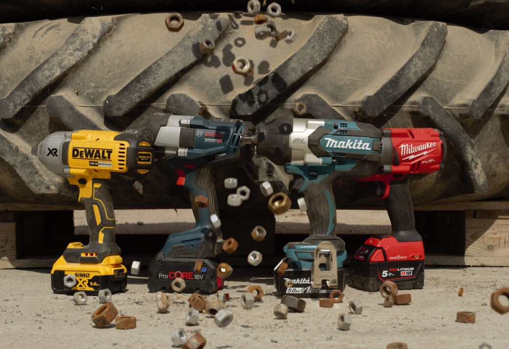 Vi har testet muttertrekkere fra DeWalt, Bosch, Makita og Milwaukee. Vi har testet muttertrekkere fra DeWalt, Bosch, Makita og Milwaukee.