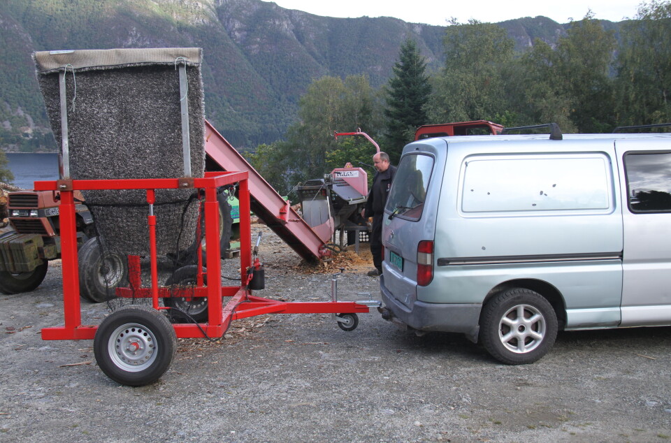Paal flytter ved med varebilen