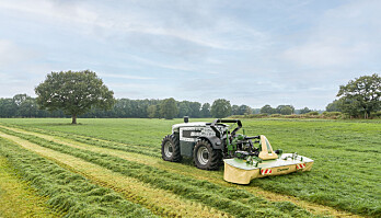 Krone og Lemken har hatt med seg noen tyske maskinstasjoner for å teste den førerløse traktoren.
