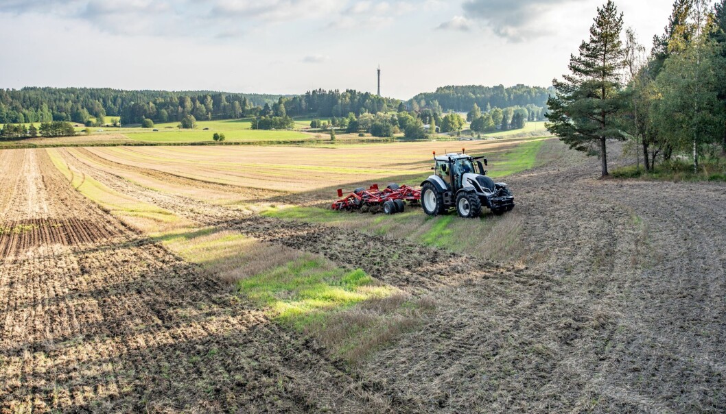 Valtra styrker seg ytterligere på presisjon med den nye SmartTurn programvaren. Valtra styrker seg ytterligere på presisjon med den nye SmartTurn programvaren.