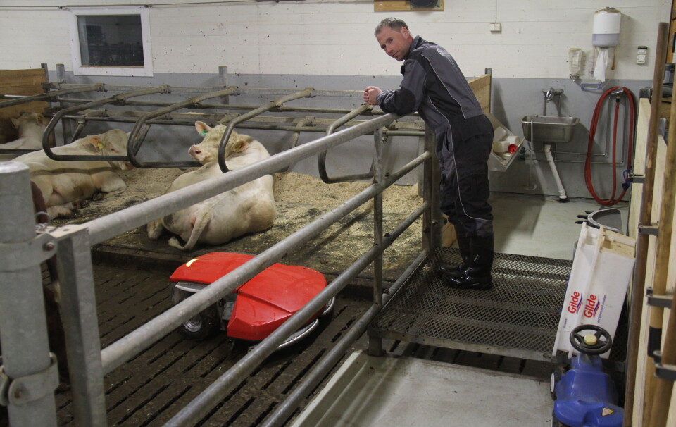 Stutt skraperobot smyger seg fram