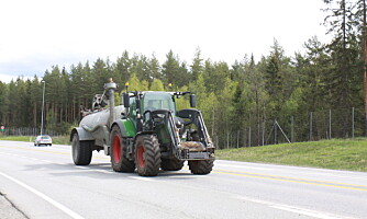 Ønsker svar fra bønder om 50 km/t-traktorer