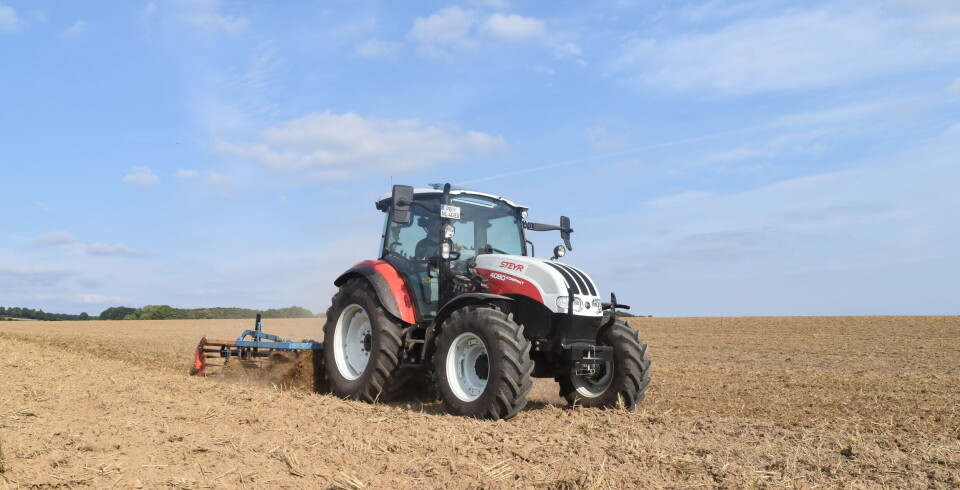 Steyr 4080 Compact:Høy vekt, lite effekt