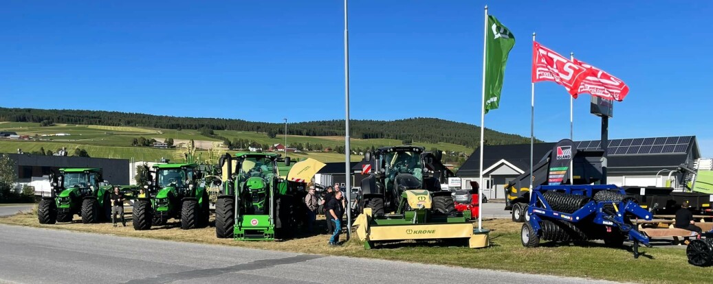 Nå er det Deutz-Fahr, Krone og Dalbo som har tatt over hvor det før sto A-K-produkter. Nå er det Deutz-Fahr, Krone og Dalbo som har tatt over hvor det før sto A-K-produkter.