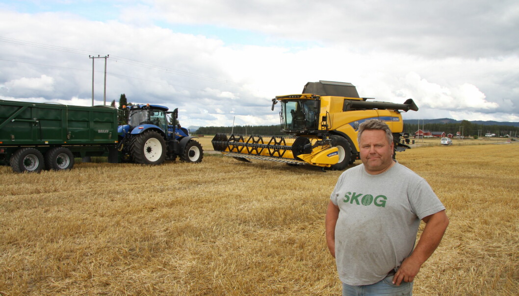 Peter Melsnes kjøpte både ny tresker og ny traktor fra A-K maskiner det siste året før de gikk konkurs.