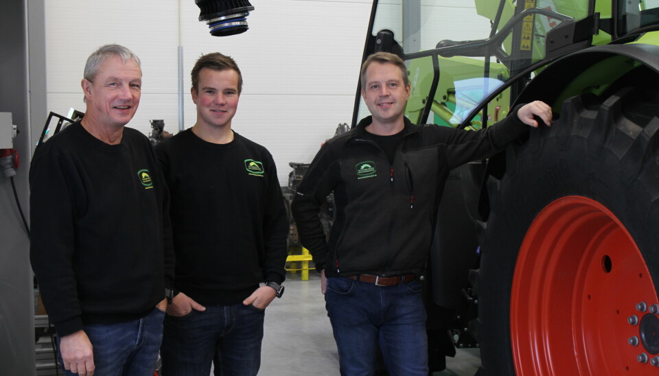 Ola Østby, Martin Dalsberget og Robert Skålerud hos Traktorbransjens opplæringskontor ønsker seg flere lærlinger.