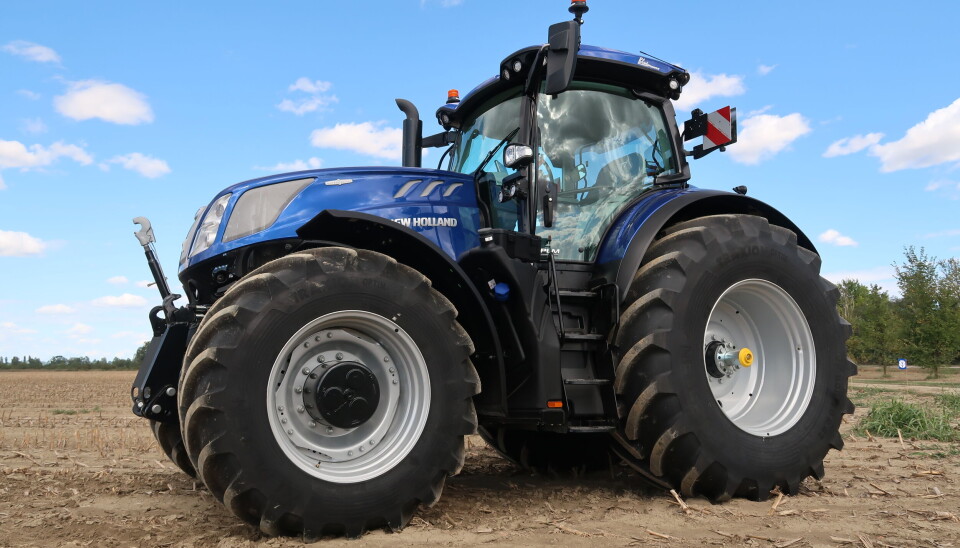 New Holland T7 parkert på et jorde i Italia.